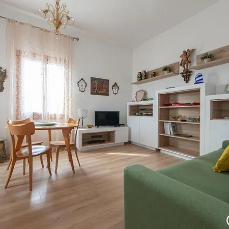 The View Apartment, Island Апартаменты *