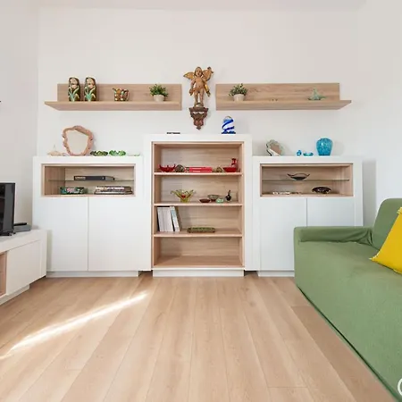 Апартаменты The View Apartment, Island