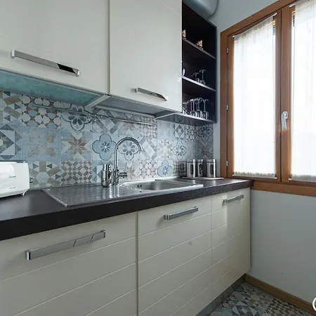 The View Apartment, Island Apartament