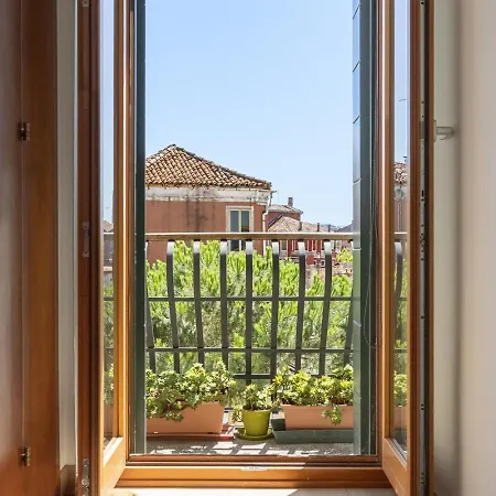 The View Apartment, Island Apartamento