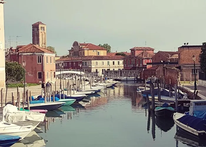 The View Apartment, Island Apartment *