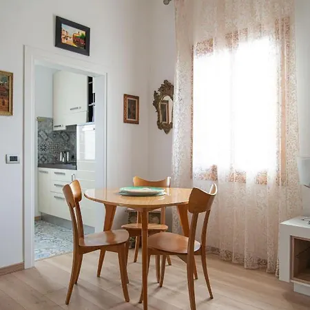 The View Apartment, Island Apartment *