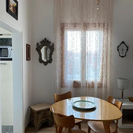 The View Apartment, Island Apartment